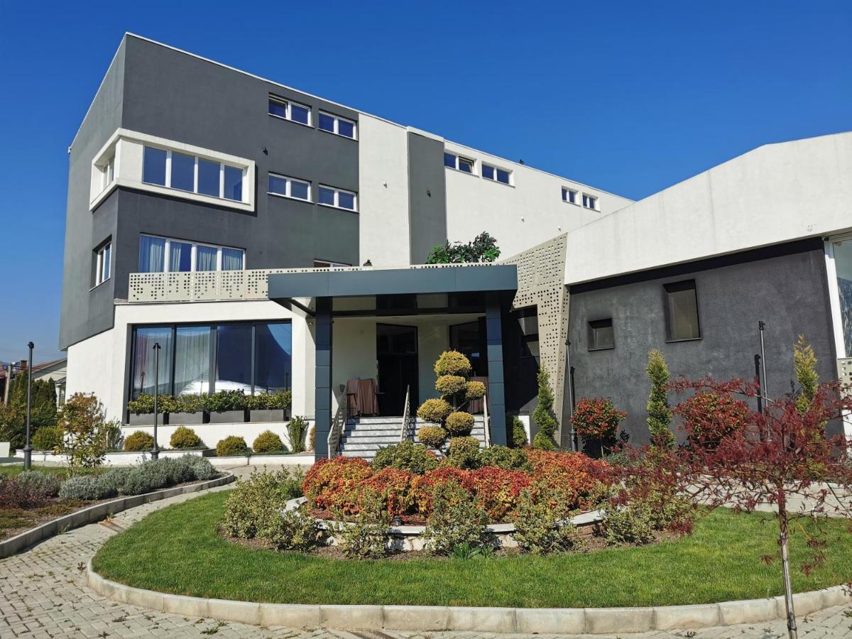 Guest Rooms Denicija Skopje Ngoại thất bức ảnh