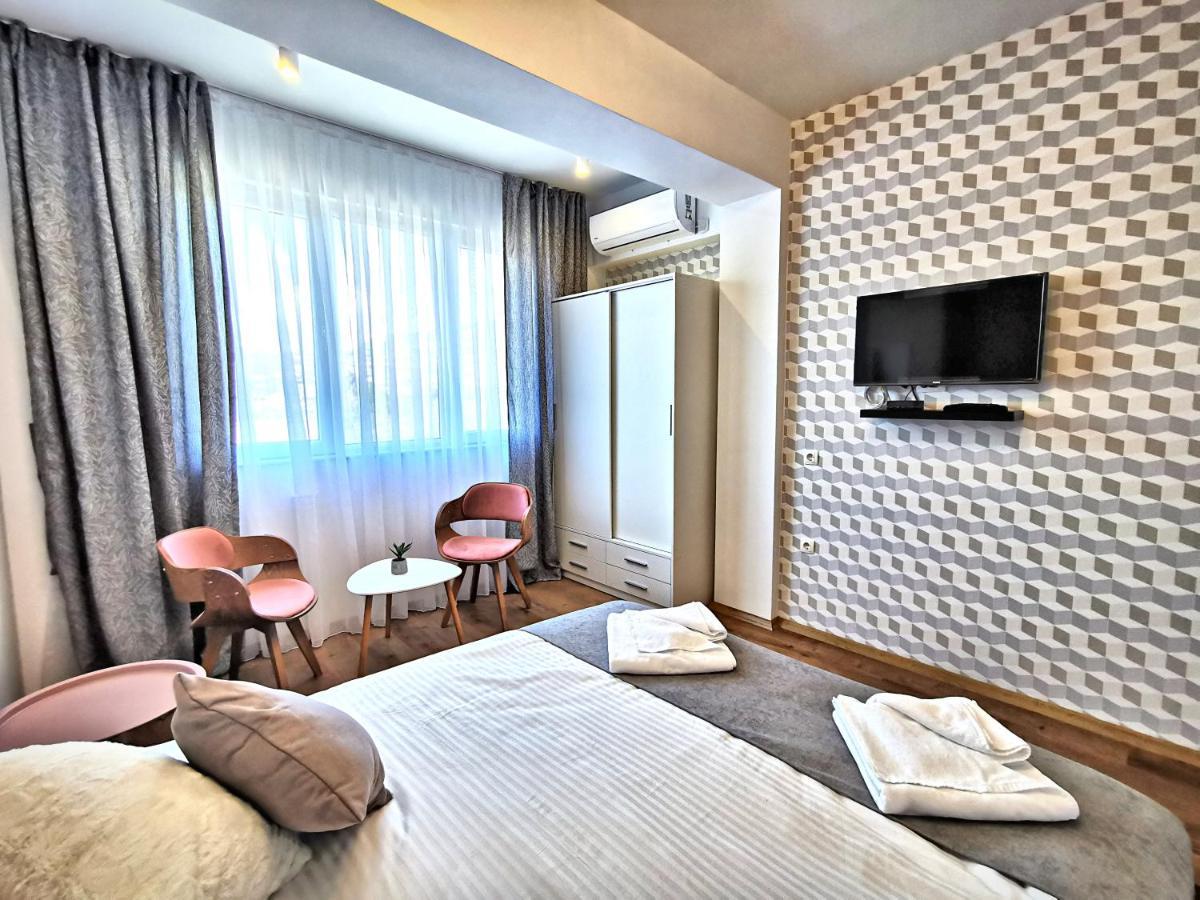 Guest Rooms Denicija Skopje Ngoại thất bức ảnh